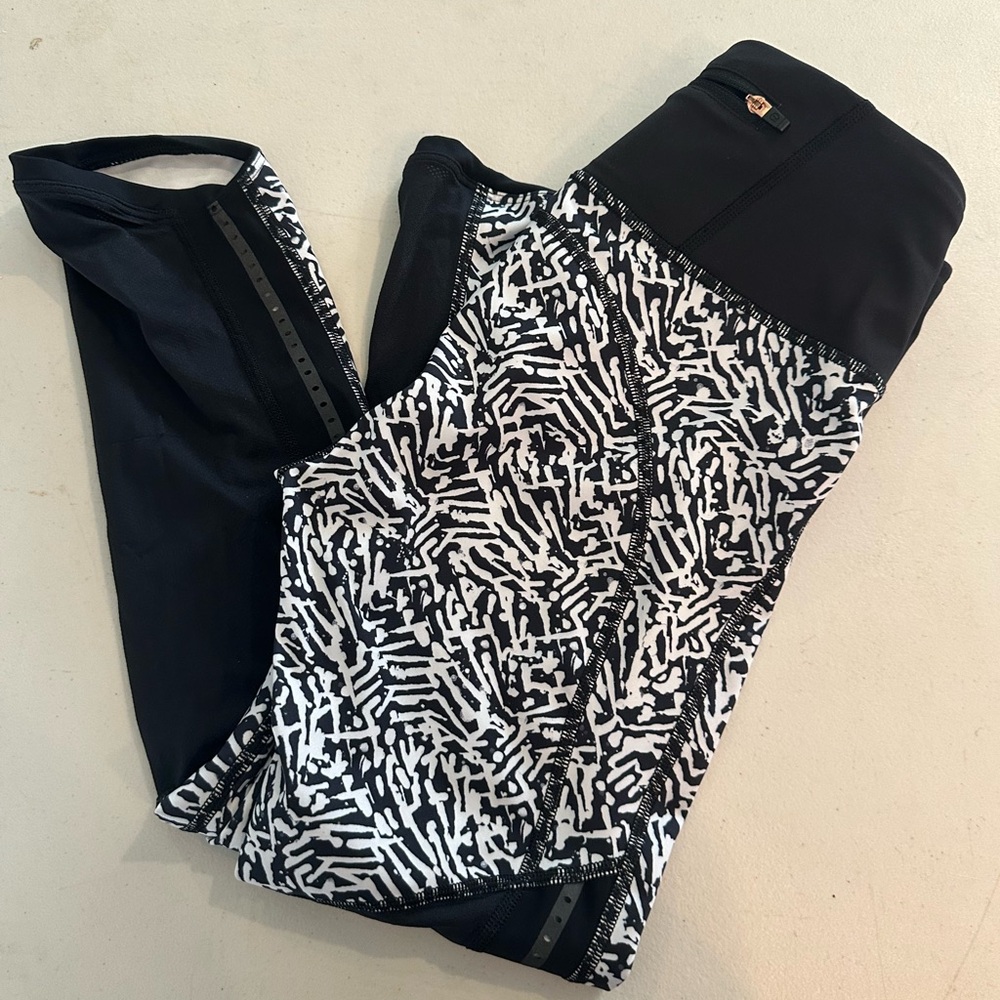 Lululemon Athletica Black and White Patterned Leggings